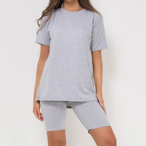 Conjunto de Dos Piezas para Mujer de Alta Calidad a Precio Económico, Camiseta y Pantalones Cortos 100% Algodón, Conjunto de Pantalones Cortos Personalizados para Mujer - Product Image 4