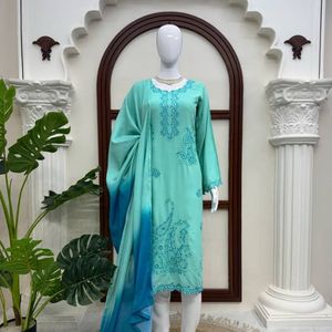 Ensemble Anarkali en tissu Reyon lourd brodé avec pantalon en micro-coton et dupatta en coton moulti-couleurs, entièrement cousu, idéal pour les fêtes - Product Image 3