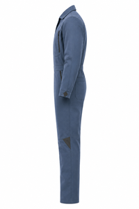 Combinaison industrielle homme en sergé robuste bleu poussière avec détails foncés, col ouvert, poches verticales pour outils, genoux renforcés, multi-usages - Product Image 3