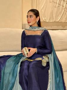 Tendance 2026 : Shalwar Kameez bleu marine de créateur, tunique en fausse fourrure richement brodée, dupatta, mode musulmane moderne, longue tenue d'été - Product Image 4
