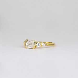 Bague moderne à cinq pierres en diamant de laboratoire taille coussin 1,00 carat, style « Old Mine », en or massif 14 carats, bijou raffiné pour occasions spéciales - Product Image 3