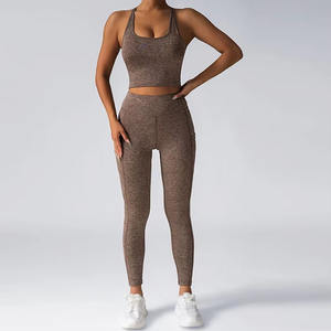 Conjunto de Yoga para Mujer de Tallas Grandes, Alta Calidad, Diseño Único, Patrón Sólido, Logotipo Frontal, Secado Rápido, Ecológico - Product Image 4