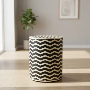 Table d'appoint en bois artisanale avec incrustation d'os motif chevron, meuble décoratif pour salon et chambre à coucher, style moderne - Product Image 5