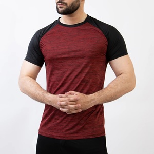 Camiseta de Hombre de Alta Calidad, Roja y Negra, Manga Raglán, Secado Rápido, Transpirable, Corte Regular, Cuello Redondo, Tejido de Punto, 100% Algodón - Product Image 2