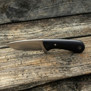 Cuchillo EDC de hoja fija de acero J2, hecho a mano, personalizado, OEM, con mango de micarta negra, para bushcraft y caza, con funda de cuero tipo pancake. - Product Image 6