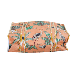 Sac fourre-tout en coton matelassé fait main style bohème, imprimé animaux de la jungle, poignées rayées, léger et écologique pour le shopping estival et toutes occasions - Product Image 3
