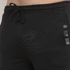 Conjunto deportivo de dos piezas para hombre, elegante y cómodo, ideal para uso diario informal y atuendos urbanos. - Product Image 5