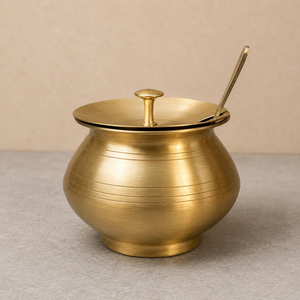 Olla de Agua Hecha a Mano de Latón Puro, Beda Gada, Tradicional para Rituales Hindúes de Puja, Ceremonias Religiosas, Decoración de Bodas y Fiestas - Product Image 6