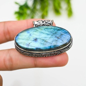 Pendentif en labradorite bleue, fait main, argent sterling, bijoux vintage bohème - Product Image 1