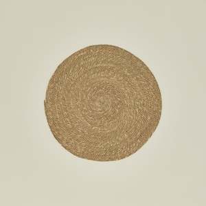 Vente en gros de sets de table ronds en jonc de mer naturel, tressés à la main, durables, pour la décoration de tables de salle à manger, restaurants, hôtels et maisons. - Product Image 1