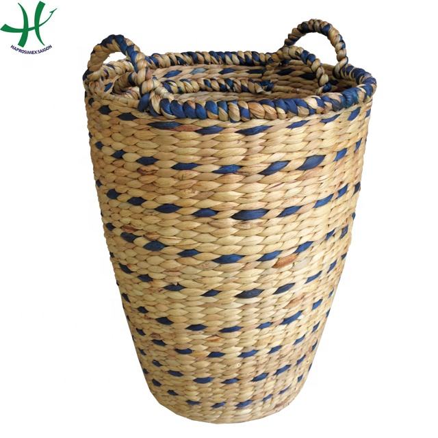 โดยธรรมชาติ