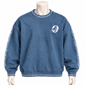 Sudadera de cuello redondo para hombre, azul vaquero, con borde cosido, efecto desgastado, corte holgado, manga larga, estilo casual urbano, top de moda - Product Image 1