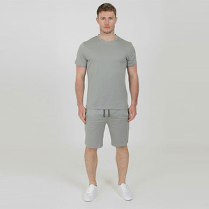 Conjunto de Camiseta y Pantalones Cortos de Verano, Talla Grande, Transpirable, Casual, con Logotipo Personalizado, Estampado Sólido, Venta al Por Mayor de Fábrica - Product Image 2