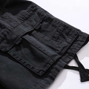 Pantalones cortos de mezclilla cargo con bordado, estilo hip hop, de corte recto, multibolsillos, color negro, para hombre, estilo casual de verano. - Product Image 3