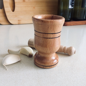 Ensemble de mortier et pilon en bois de qualité supérieure |   Moulin à épices en bois naturel |   Broyeur d'herbes |   Outil de broyage pour la cuisine - Product Image 5