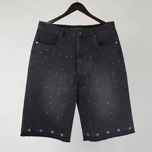 Shorts en strass de qualité supérieure pour hommes, style streetwear, design scintillant, coupe confortable pour une tenue décontractée et tendance - Product Image 2