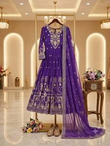 Robe Anarkali en rayonne brodée violette avec dupatta, longueur ras du sol, tenue traditionnelle indienne et pakistanaise pour femme, robe de mariée - Product Image 1