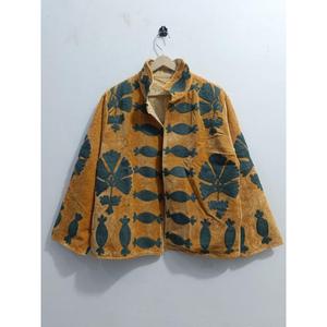 Veste d'hiver courte en velours rose pour femme avec col mandarin et broderie florale, doublure en coton - Idéale pour les fêtes et les cadeaux - Product Image 1