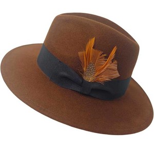Gorro de Cuero de Grano Completo Estilo Trapper, Gorro de Invierno Tipo Bomber con Forro de Piel Cálido y Orejeras, Tendencia en el Mercado de EE. UU. y Europa - Product Image 3