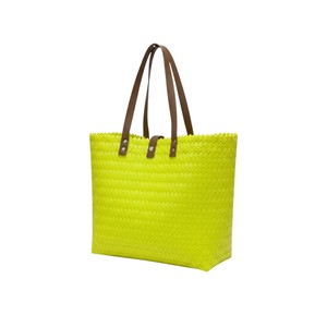 Sacs et sacs à main tendance faits à la main en plastique souple pour femmes, idéaux pour le quotidien, les loisirs et la plage – Commande en gros - Product Image 1