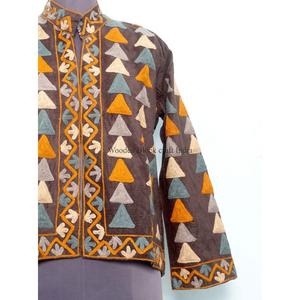 Veste décontractée pour femme, faite à la main, écologique, d'inspiration plage, pour l'hiver, avec fermeture à boutons, broderie florale, en coton cotrize - Product Image 2