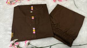 Conjunto de Dos Piezas de Algodón Premium con Hermoso Bordado de Diseño, Top de Algodón Combinado con Pantalón de Algodón - Product Image 5