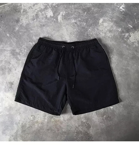 Vente en gros 100% short décontracté en polyester pour hommes léger motif solide personnalisé de haute qualité - Product Image 2