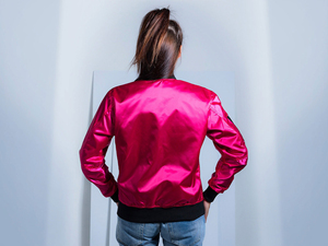 Chaquetas Varsity de Satén de Alta Calidad para Mujer, para Invierno y Otoño, con Logotipo Personalizado, Secado Rápido, Transpirables, para Uso en Exteriores, con Decoración de Cremallera - Product Image 4