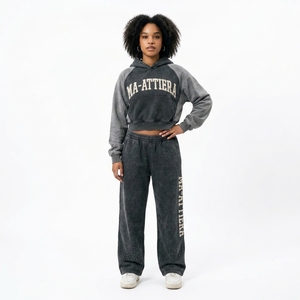 Conjunto de Sudadera Corta con Capucha y Pantalones Anchos de Felpa de Algodón con Lavado Ácido Bicolor para Mujer, Estilo Urbano, Venta al por Mayor OEM - Product Image 1
