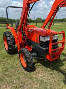 รถแทรกเตอร์คูโบต้า L3400 สำหรับงานหนัก พร้อมเครื่องยนต์ดีเซลที่เชื่อถือได้ ระบบขับเคลื่อน 4 ล้อ ระบบไฮดรอลิกประสิทธิภาพสูง และเหมาะสำหรับงานเกษตร - Product Image 4