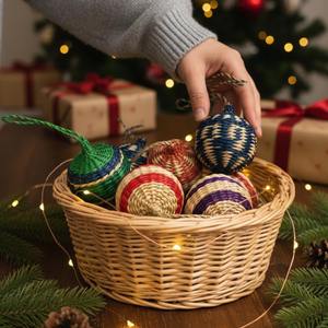 Boule de Noël en jonc de mer tressé naturel, décoration suspendue écologique pour arbre et maison festive, fournisseur Vietnamien, prix abordable - Product Image 1