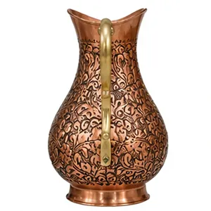 Carafe Tamra Jal en cuivre sculptée à la main, style antique, avec gravure orientale et poignée en laiton - Product Image 6