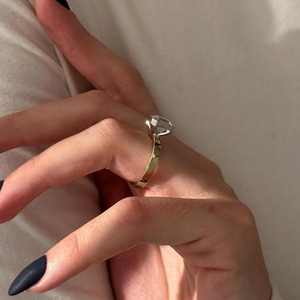 แหวนหมั้นเพชรทรงแอสเชอร์ 3 กะรัต เพาะเลี้ยงในห้องปฏิบัติการ ตัวเรือนทอง 14K ดีไซน์หรูหราเหนือกาลเวลา - Product Image 5