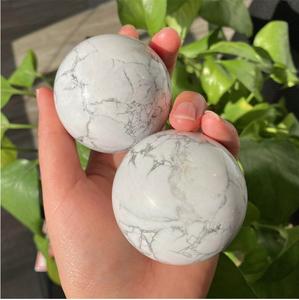 Sphère de Howlite Chakralume Naturelle, Boule de Cristal Polie Blanche, Pierre de Guérison pour Reiki, Méditation, Feng Shui, Décoration Énergétique - Product Image 4