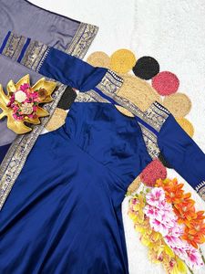 Impresionante vestido Anarkali con vuelo y dupatta para mujer, con bordado Zari dorado, perfecto para bodas y ocasiones festivas. - Product Image 2