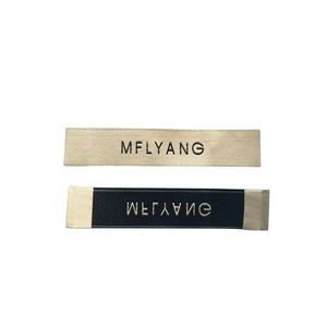 Etiqueta Tejida de Primera Calidad, Etiqueta Rectangular Bordada para Prendas, Parche Cosido Rojo y Blanco - Product Image 2