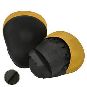 Nouveaux Protège-poignets de Boxe Professionnels Winning 2026 – Couleurs Personnalisables – Cibles de Frappe Winning Personnalisées - Product Image 2