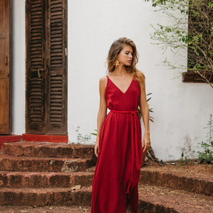 Vestido Maxi Rojo sin Espalda con Cuello Halter y Escote en V, Estilo Diosa, con Flecos de Algodón, para Cóctel de Verano y Fiesta de Graduación - Product Image 4