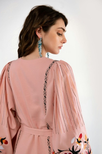 Robe midi en coton rose brodée style bohème pour femme, col en V, manches bouffantes, ceinture à nouer avec pompons, robe ethnique - Product Image 3