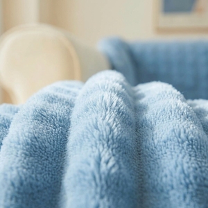 Ropa de Cama Moderna de Invierno para el Hogar, de Algodón Azul Suave y Transpirable, Personalizable, Tejido Cuadrado, Antipilling, con Estampado - Product Image 3