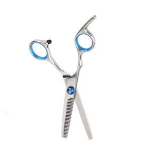 Ciseaux de coiffure professionnels en acier inoxydable de qualité supérieure, légers, 5,5 pouces, avec anneau de maintien amovible pour une utilisation professionnelle - Product Image 2