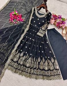 Fournisseur en gros de robes longues brodées en georgette pour femmes, avec pantalon en micro-crêpe et dupatta, robe de haute qualité avec paillettes de 5 mm. - Product Image 5