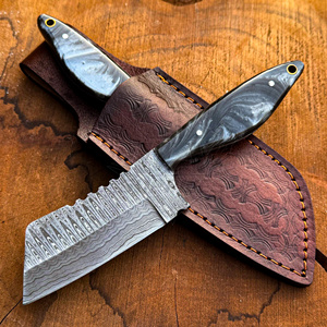 Cuchillo de Caza de Acero de Damasco de Alta Calidad con Hoja Fija de Punta Caída y Borde Afilado, Funda de Cuero, Mango de Resina Personalizable OEM ODM - Product Image 1