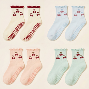 Chaussettes de Pilates professionnelles à sangles croisées, en coton doux antibactérien, avec adhérence puissante, personnalisables avec logo, marque privée, ODM - Product Image 2