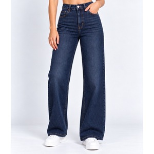 Jeans de mezclilla de tiro medio para mujer con corte bootcut y inserción de chevron en el dobladillo trasero - Índigo oscuro - Product Image 1