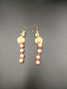 Boucles d'oreilles créoles géométriques ovales en laiton plaqué or avec perles d'imitation Amaira Jewels pour femme, bijoux vintage, cadeau - Product Image 3