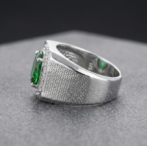 Anillo de Sello Ovalado para Hombre de Plata de Ley 925 con Esmeralda, Cuarzo y Circonita Cúbica, Engaste de Garras, Chapado en Plata, Clásico Cristiano - Product Image 2