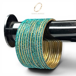 Pulseras de Perlas Modernas para Mujer, Diseño Popular, Acero Inoxidable Azul Marino Antideslustre, Acabado Chapado en Oro, Venta al Por Mayor para Bodas - Product Image 1