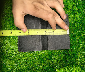 Premium <b>Black</b> Saffiano Textured Leather Card Holder Bi-Fold Minimalist Credit Card <b>Wallets</b> Sophisticated Executive Style <b>For</b> <b>Men</b> - Product Image 4