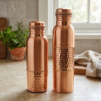 Ensemble de service artisanal en cuivre : Bouteille et verre décoratifs gaufrés, vaisselle de qualité supérieure réutilisable, collection cadeau pour la salle à manger
